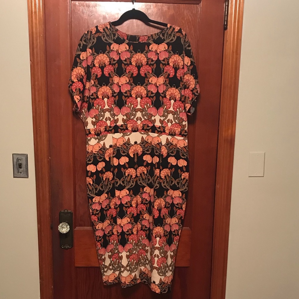 ASOS Floral Wiggle Dress w/ Cut Out Back. Size 14.